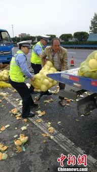 纳斯卡事故吃瓜群众,吃瓜群众围观下的惊心动魄瞬间